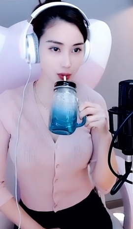 水母好美主播照片