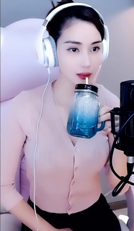水母好美主播照片