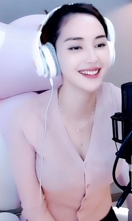 水母好美主播照片