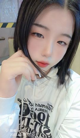 半斤米米主播照片