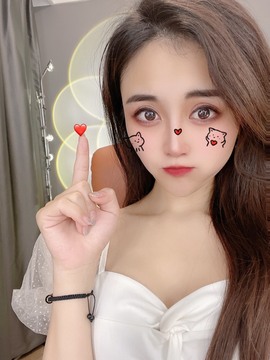 跑调嘉💟休主播照片