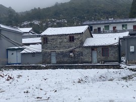 安静唱歌的䒕麻花我白主播照片