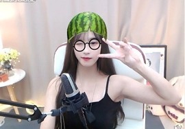 幼稚小碗熊主播照片