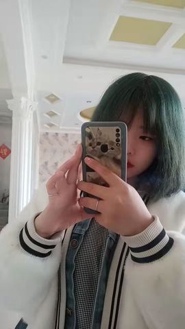 小凡要抱抱主播照片