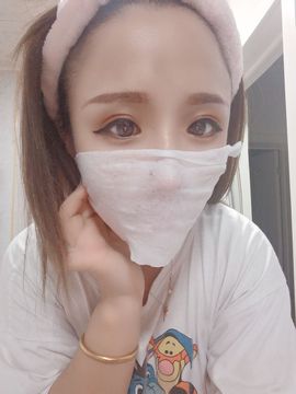 婷儿八月加油主播照片