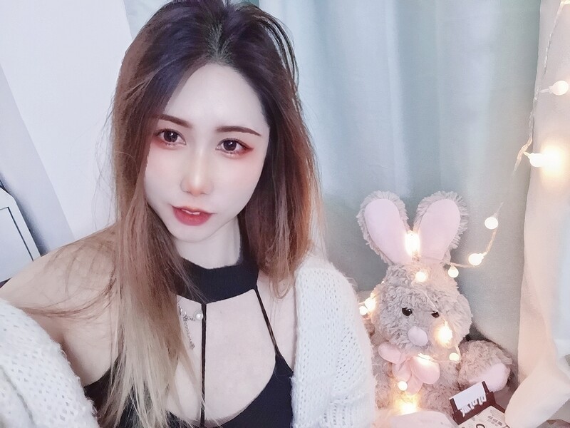 湫湫不是很乖的主播海报