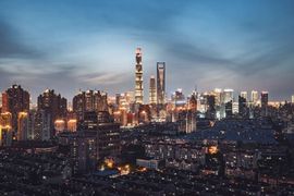 端午收割机检修维护中主播照片