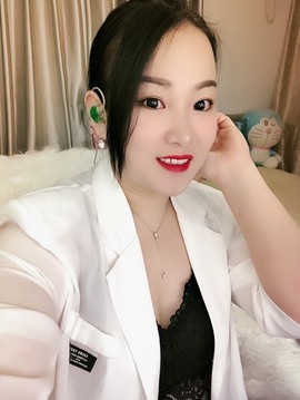 仟亿加油主播照片