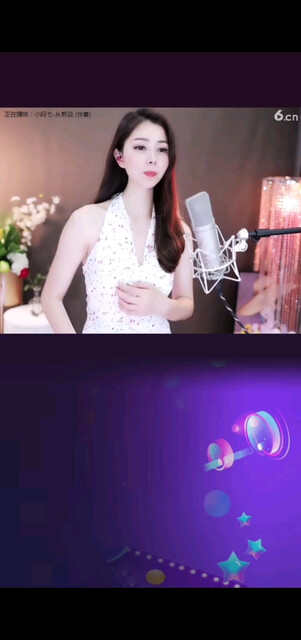 红唇深V小碎花220426
