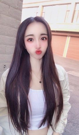 小玲宝🧸安静唱歌主播照片