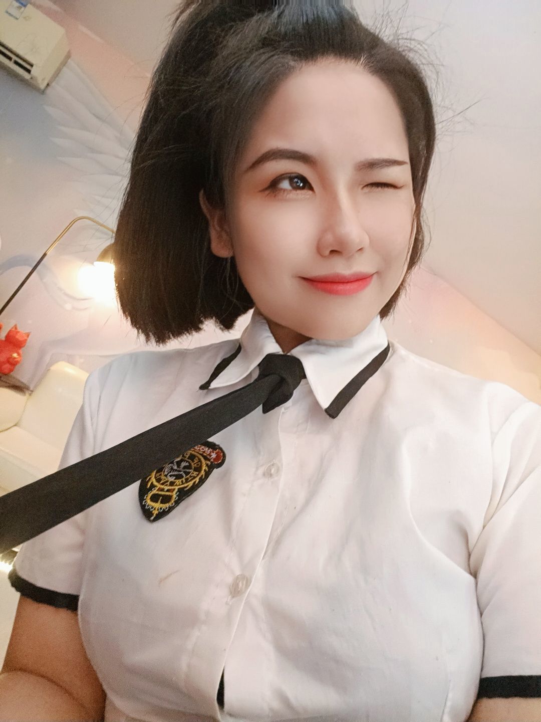 茶茶今晚休白天播的图片