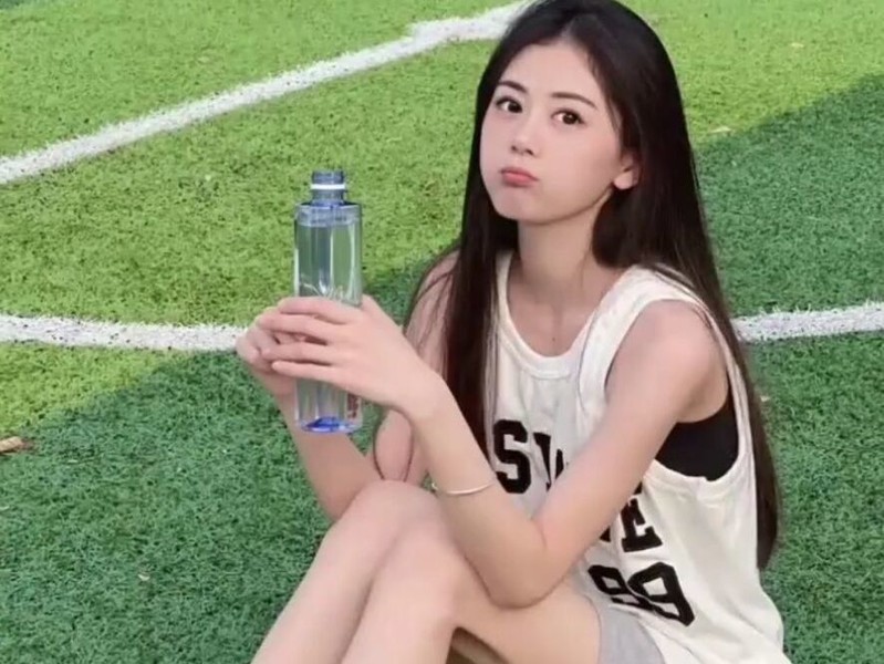 玫瑰求百元榜的直播间