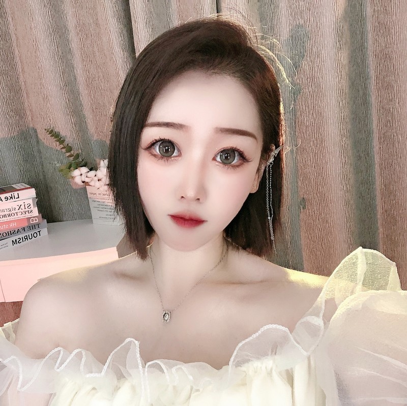 是你的白白呀海报