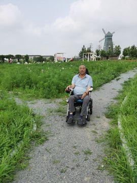 无聊听歌🍀蛇年好运主播照片
