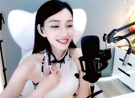水母好美主播照片