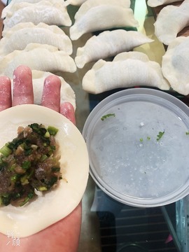 新人白白爱唱歌主播照片