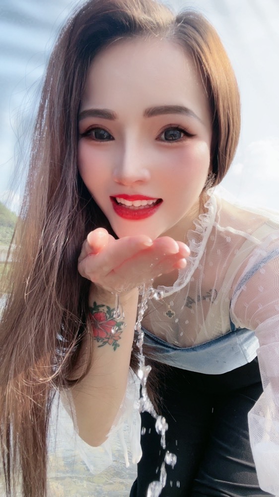 情有多深爱有多痛的主播照片