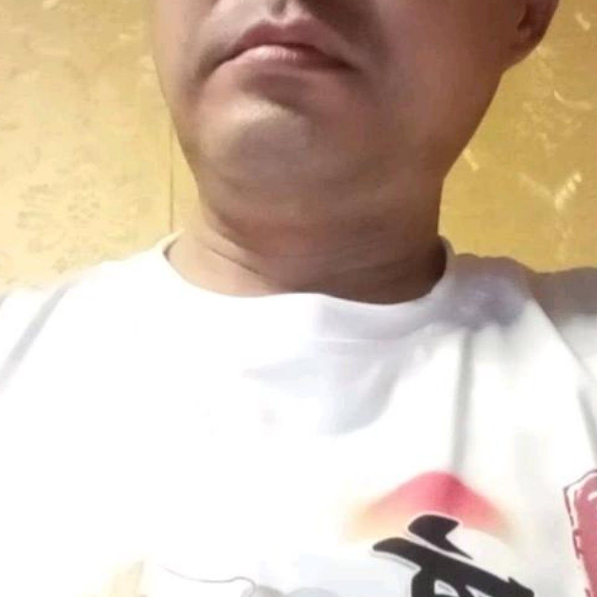 Mobr47043c主播照片
