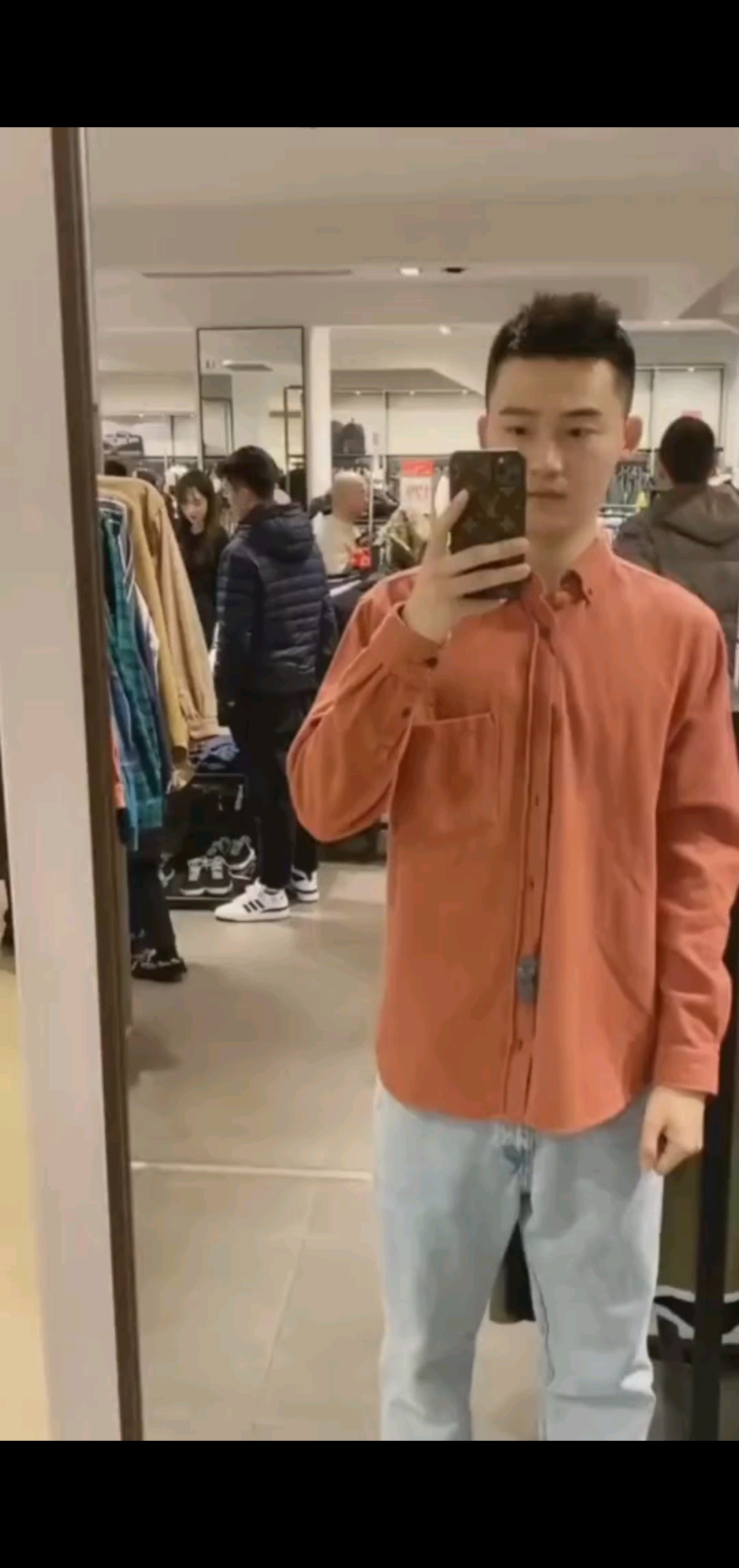 /大笑