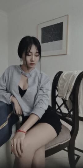 珞珞吃不饱主播照片