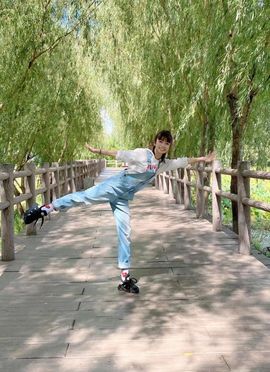 卖報小郎君的图片