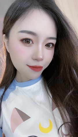 里里💕主播照片