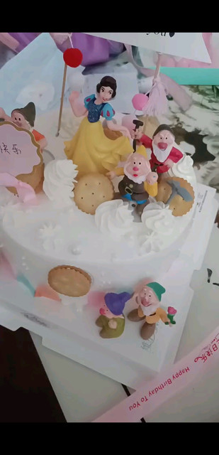 有小姨在，月月有蛋糕