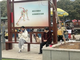 安静唱歌的䒕麻花我白主播照片
