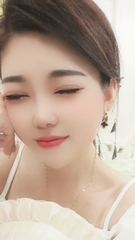 ღ娜娜ぃ安静唱歌🍀主播照片