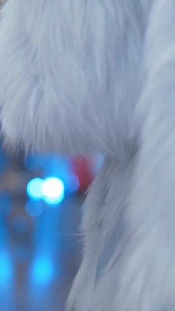 行啦，可以考虑当模特啦~