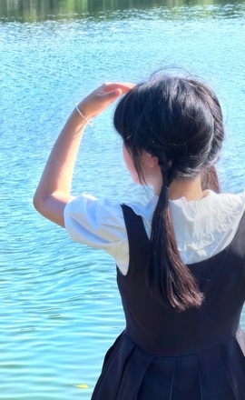 吃个蓝莓主播照片