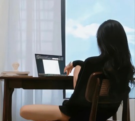 三姐”主播照片
