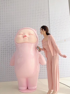 韩冰～9月装修直播间主播照片