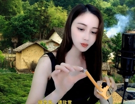 恋歌灬l一份童心主播照片