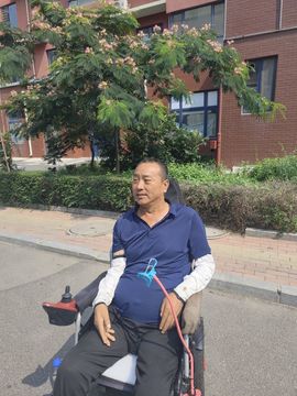 无聊听歌🍀蛇年好运主播照片