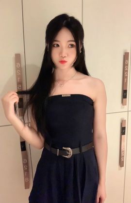 申萌萌主播照片