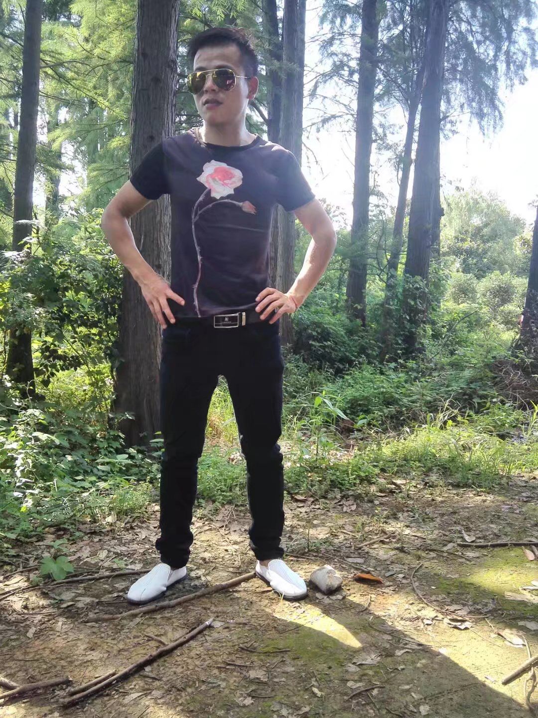 建哥现在开始专一的主播照片