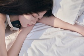 微晨休主播照片
