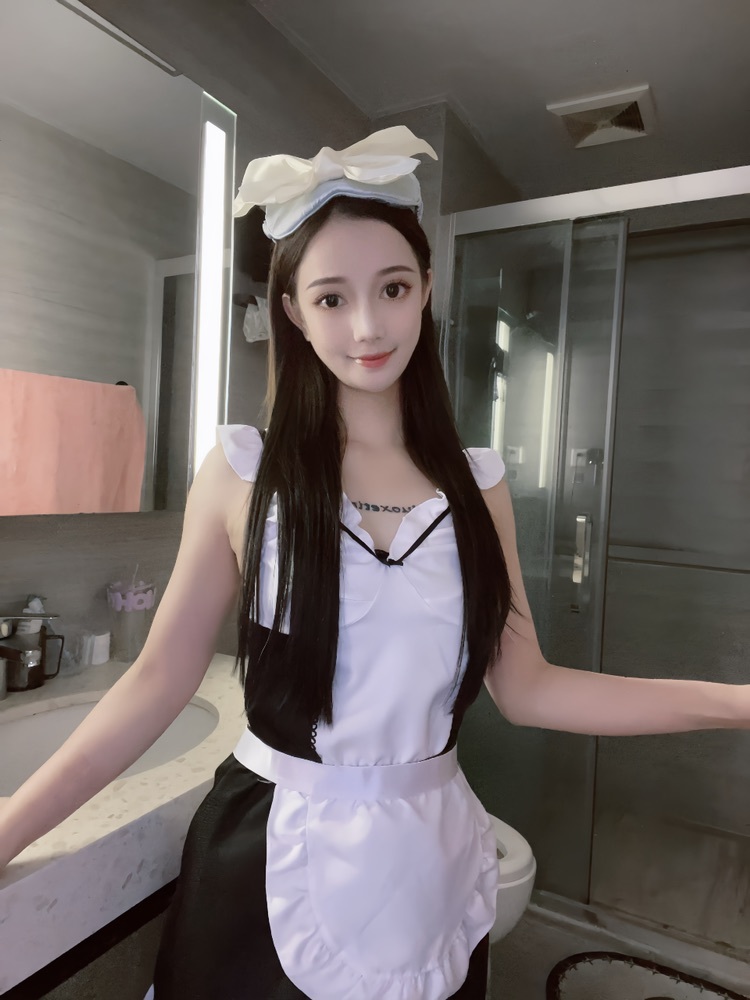 莎莎休息的图片