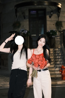 小缇娜主播照片