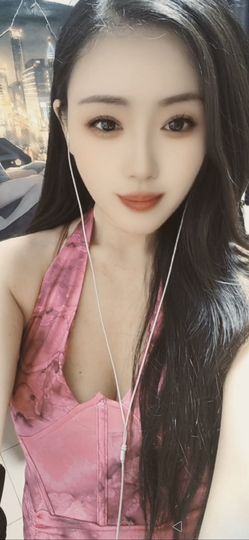 全平台最惨的玫瑰主播照片
