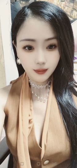 全平台最惨的玫瑰主播照片