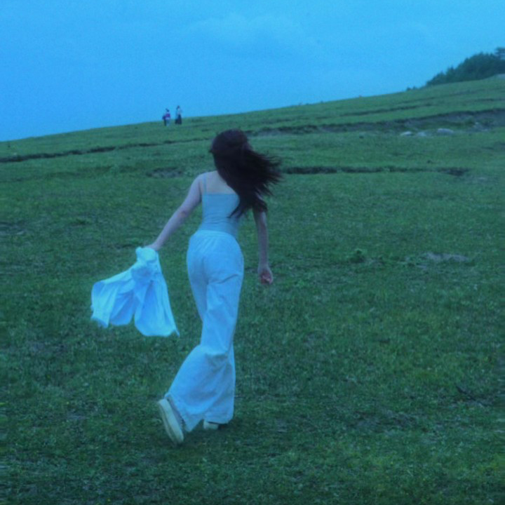 唯爱坏女孩梦海报