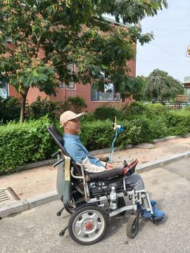 无聊听歌🍀蛇年好运主播照片