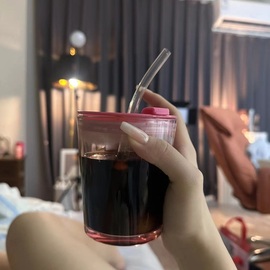 只只，主播照片