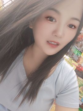 小甜贪财好色💕主播照片
