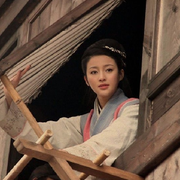 高.兴海报