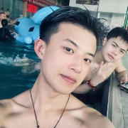 来年的海呀.海报