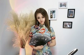 粤语唱将艺菲主播照片