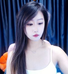 艾.琳主播照片